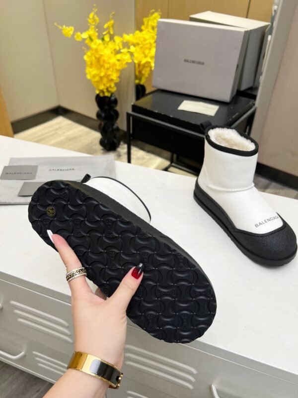 balenciaga sheepskin all-in-one snow boots