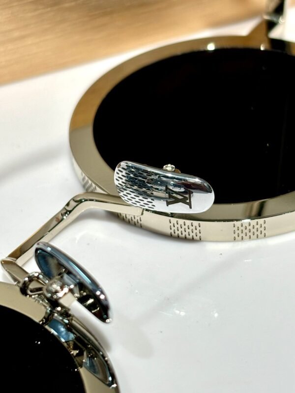 LOUIS VUITTO round fashion sunglasses SIZE: 44 29-140