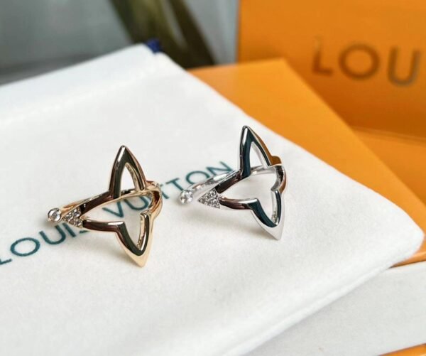 Louis Vuitton ring blossom collection