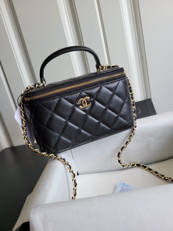 Chanel cosmetic bag high-end version delicate lambskin material ????.????*????????*???? ????????