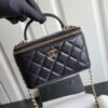 Chanel cosmetic bag high-end version delicate lambskin material ????.????*????????*???? ????????
