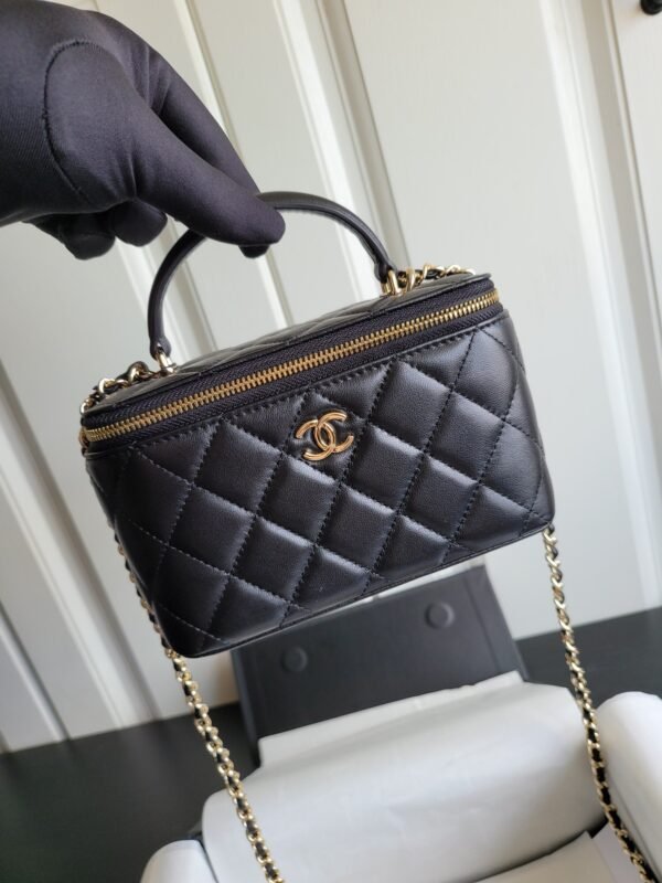 Chanel cosmetic bag high-end version delicate lambskin material ????.????*????????*???? ????????