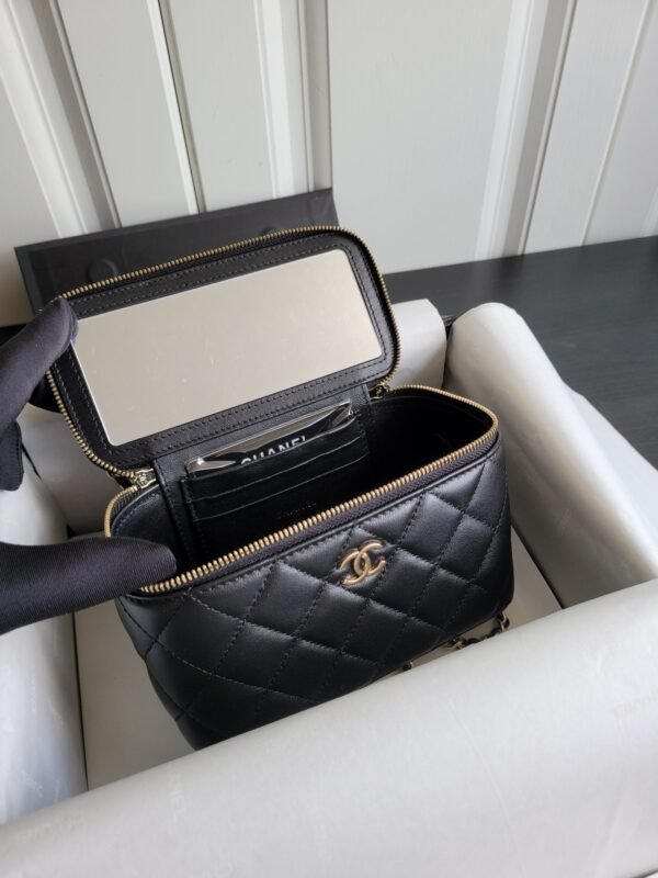 Chanel cosmetic bag high-end version delicate lambskin material ????.????*????????*???? ????????