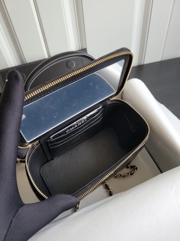 Chanel cosmetic bag high-end version delicate lambskin material ????.????*????????*???? ????????