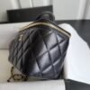 Chanel cosmetic bag high-end version delicate lambskin material ????.????*????????*???? ????????