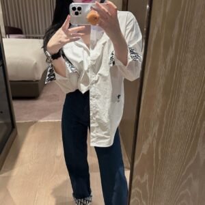 DIOR’s new women’s shirt CD embroidered with little bee logo