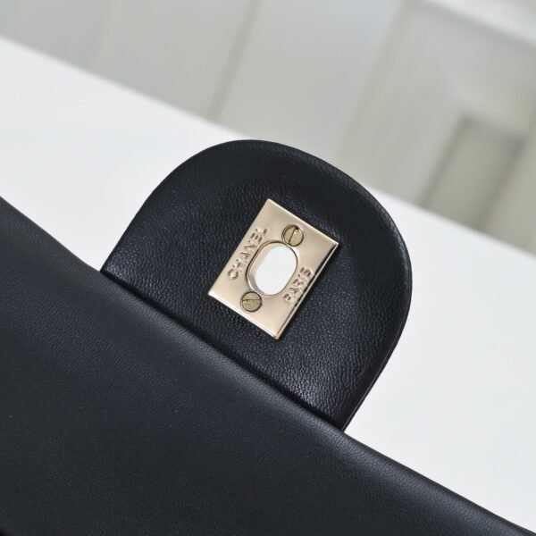 Chanel classic bag 25.5x16x6.5cm Sheepskin material