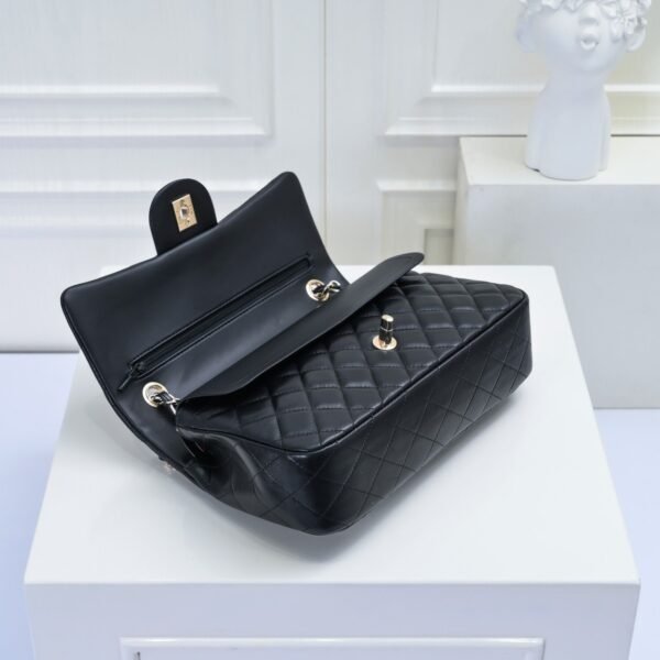 Chanel classic bag 25.5x16x6.5cm Sheepskin material