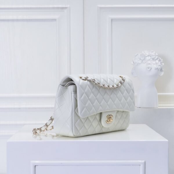 Chanel classic bag 25.5x16x6.5cm Sheepskin material