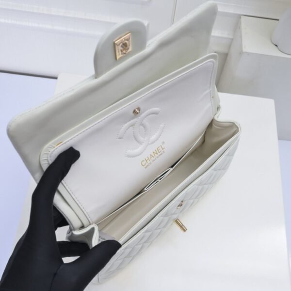 Chanel classic bag 25.5x16x6.5cm Sheepskin material