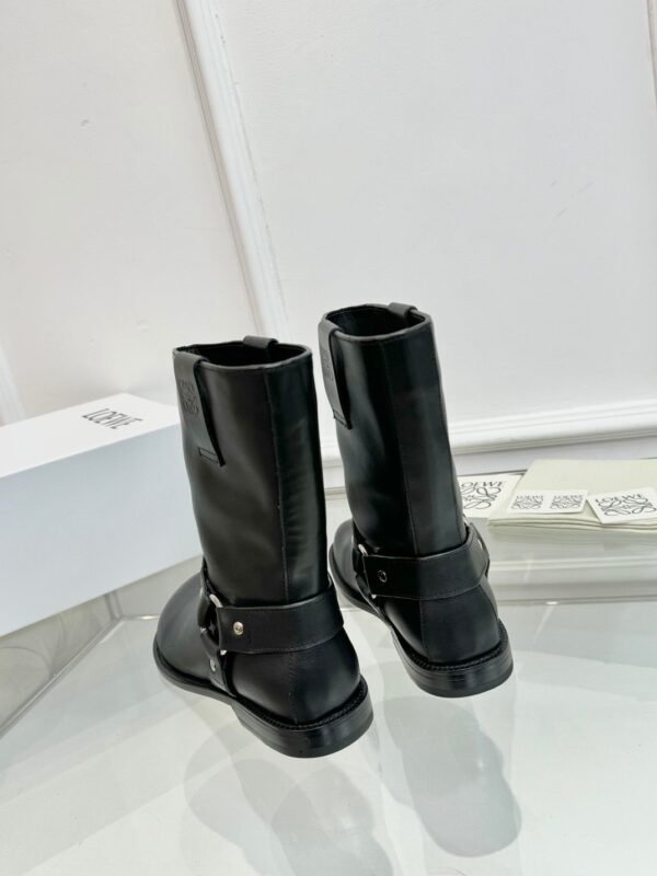 Loewe’s new autumn/winter leather boots, made of premium cowhide.