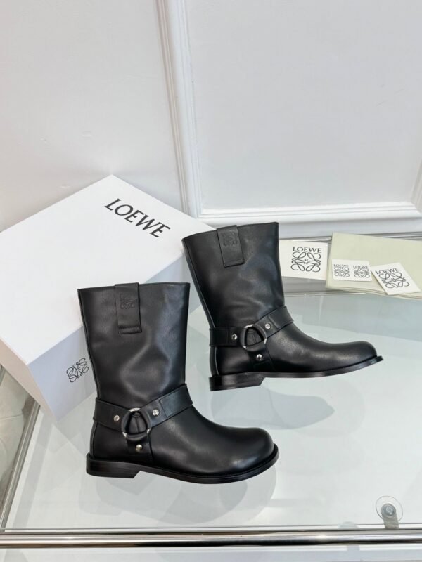 Loewe’s new autumn/winter leather boots, made of premium cowhide.
