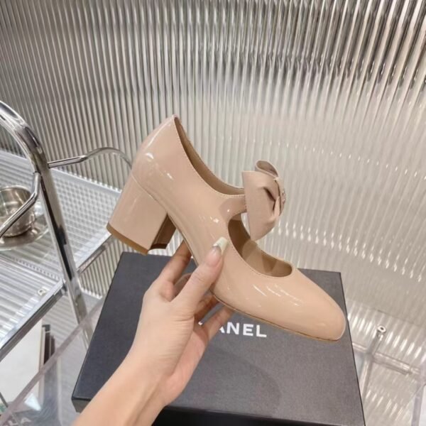 Chanel’s new early spring bow Mary Jane shoes Calf patent leather material