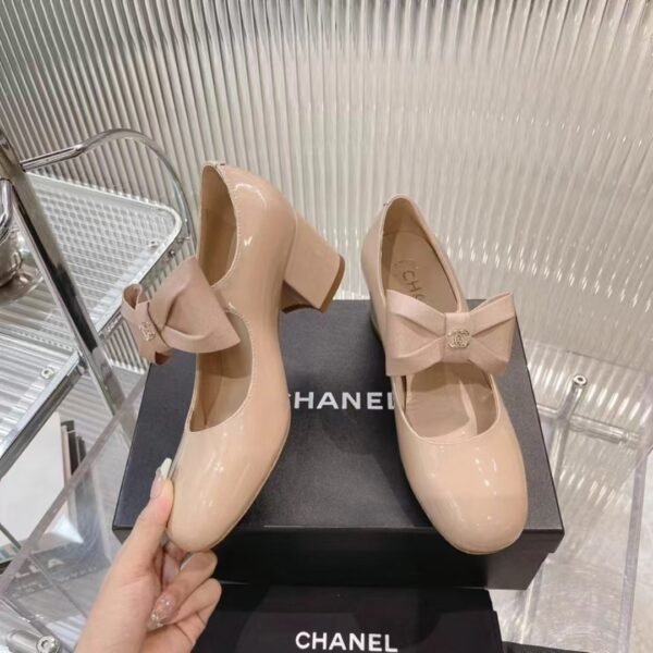 Chanel’s new early spring bow Mary Jane shoes Calf patent leather material
