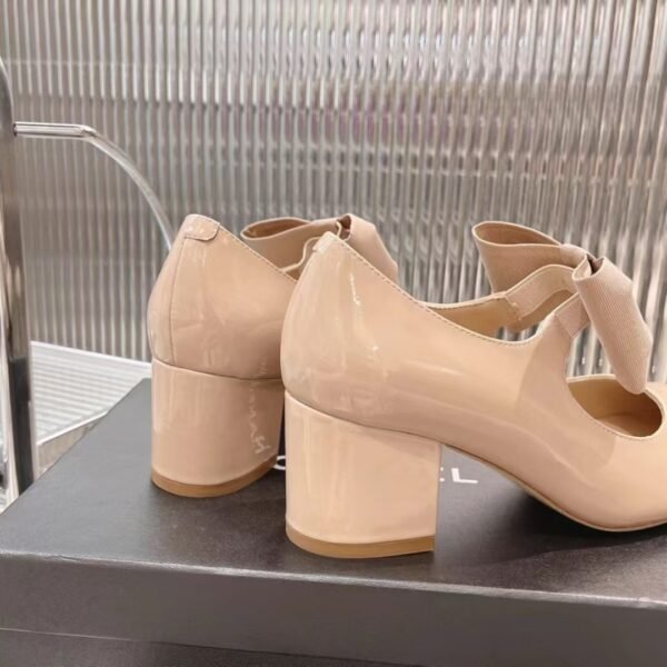 Chanel’s new early spring bow Mary Jane shoes Calf patent leather material