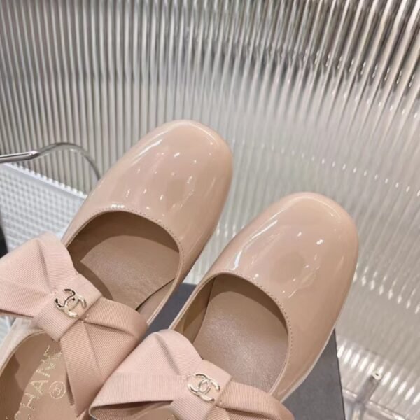 Chanel’s new early spring bow Mary Jane shoes Calf patent leather material