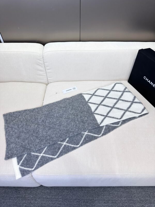 Chanel scarf 30x190cm