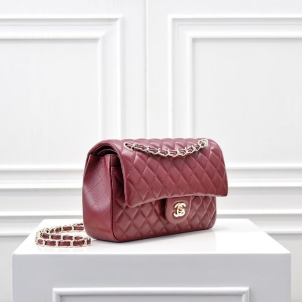 Chanel classic bag 25.5x16x6.5cm Sheepskin material