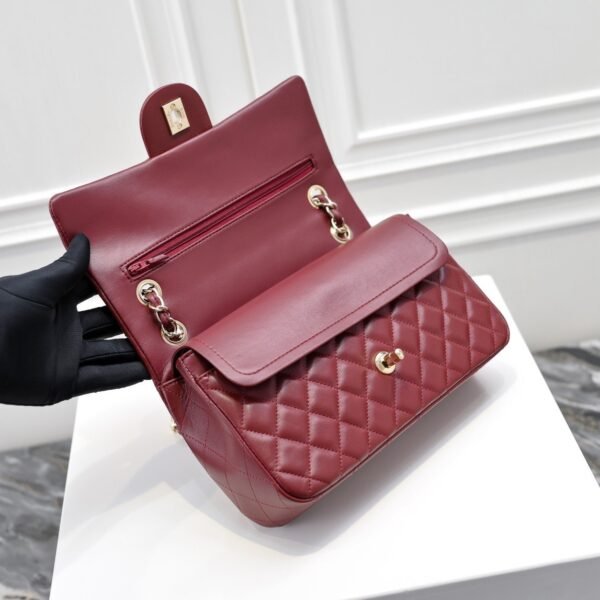 Chanel classic bag 25.5x16x6.5cm Sheepskin material
