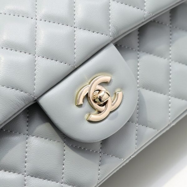 Chanel classic bag 25.5x16x6.5cm Sheepskin material
