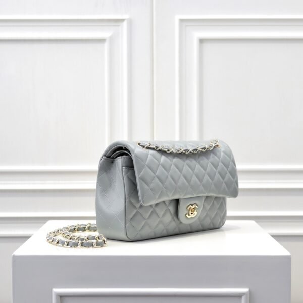 Chanel classic bag 25.5x16x6.5cm Sheepskin material