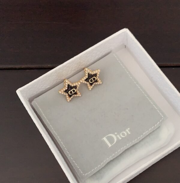 DIOR Latest black five-pointed star cd earrings premium version