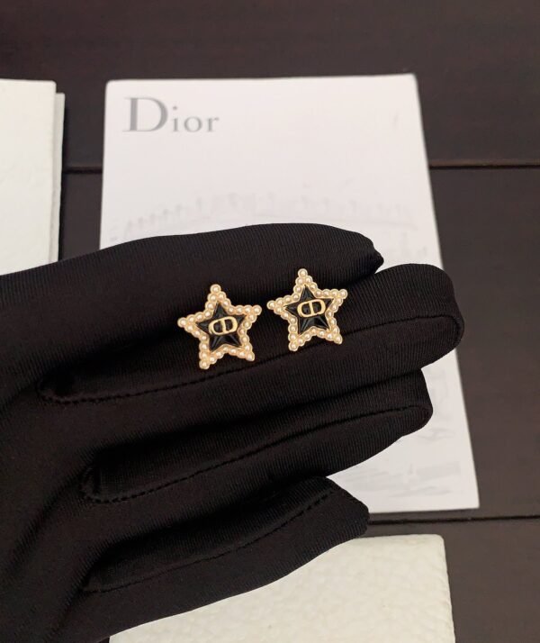 DIOR Latest black five-pointed star cd earrings premium version