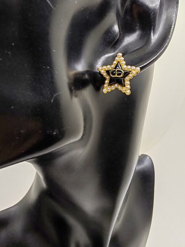 DIOR Latest black five-pointed star cd earrings premium version