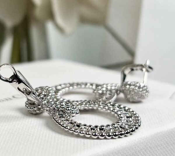 Van Cleef & Arpels new earrings inlaid with full diamonds, high-end version 1:1