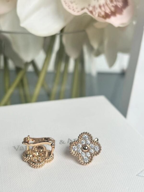 Van Cleef & Arpels four-leaf clover full diamond earrings Premium