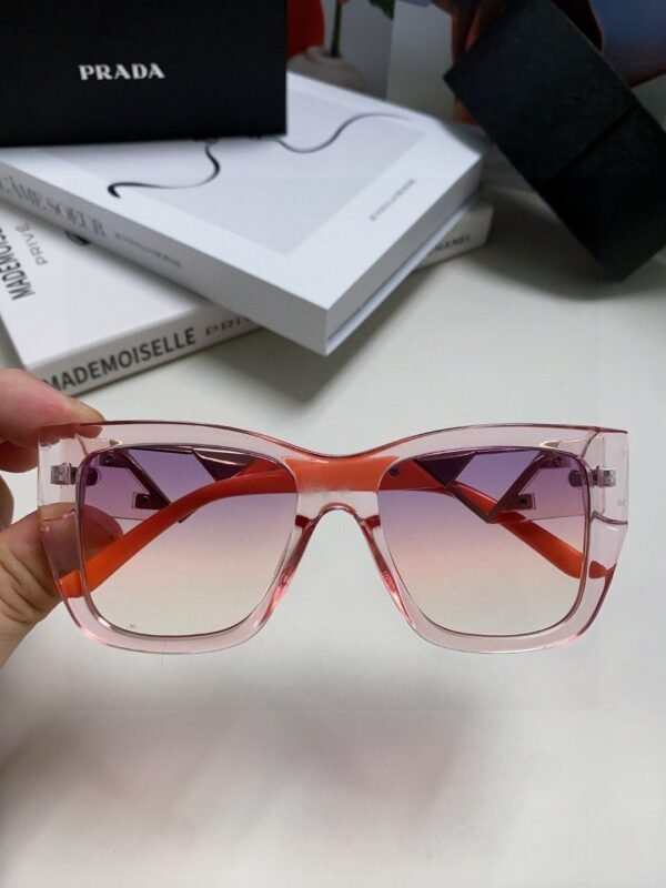 PRADA European and American high-end women’s square frame sunglasses