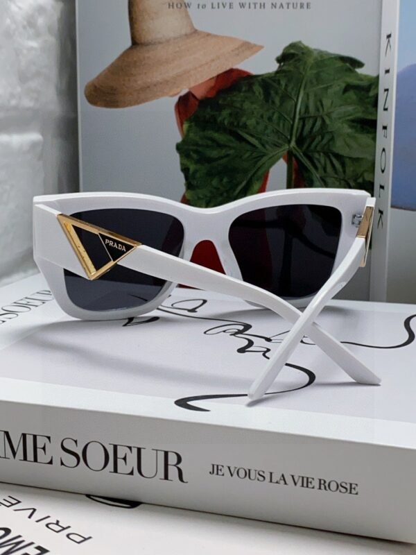 PRADA European and American high-end women’s square frame sunglasses