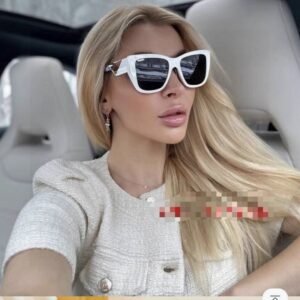 PRADA European and American high-end women’s square frame sunglasses