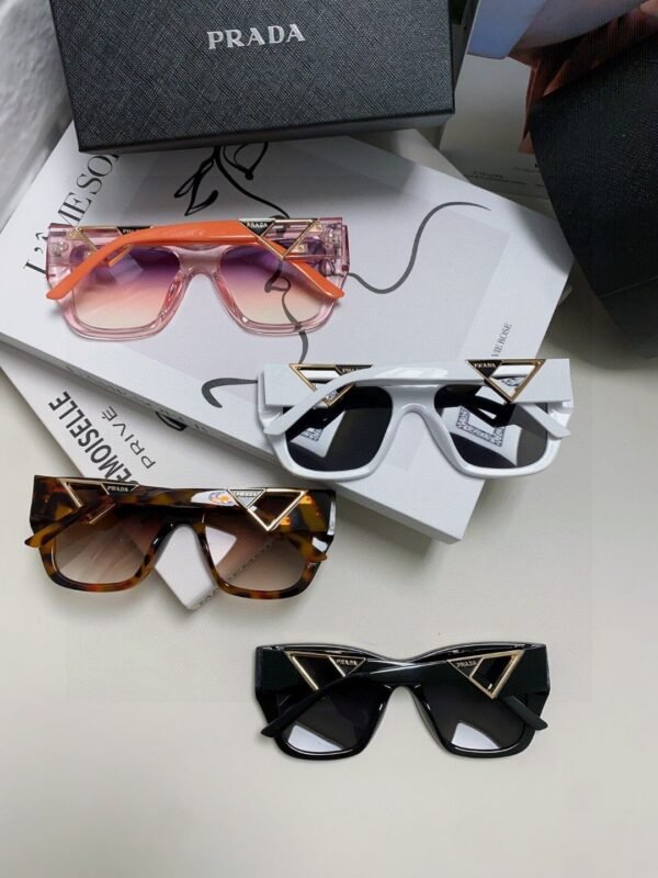 PRADA European and American high-end women’s square frame sunglasses