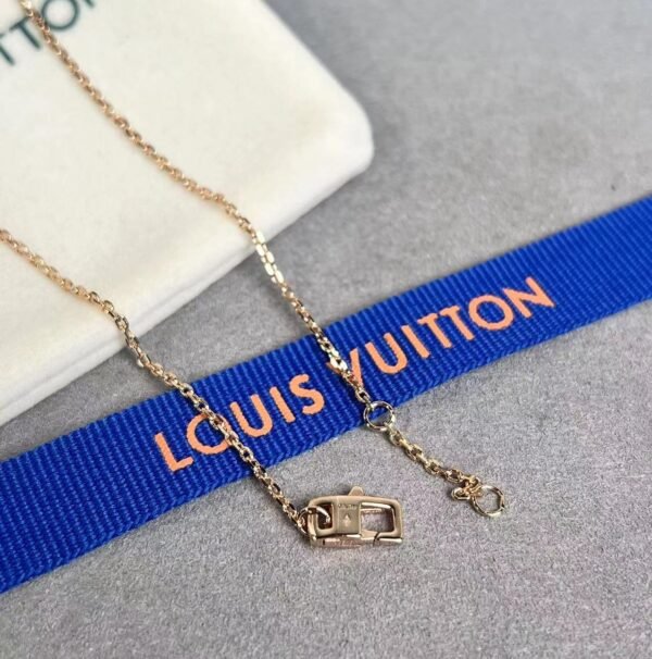 Louis Vuitton Four Leaf Clover Pointed Double Flower Tassel Flower Necklace