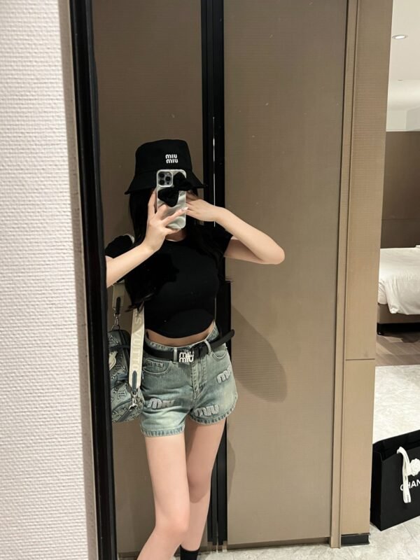 miumiu shorts with belt