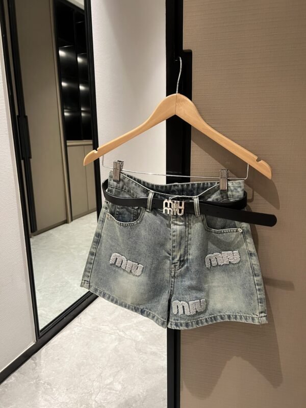 miumiu shorts with belt