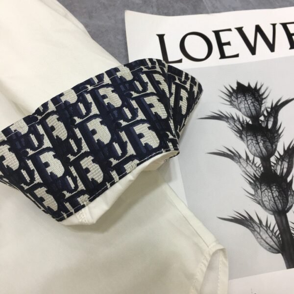 DIOR’s new women’s shirt CD embroidered with little bee logo