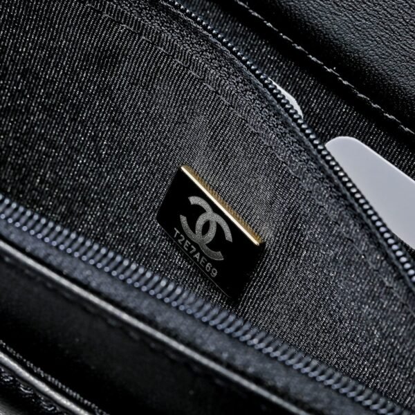 Chanel 2025 New Handbag Cosmetic Bag Premium Edition 19cm
