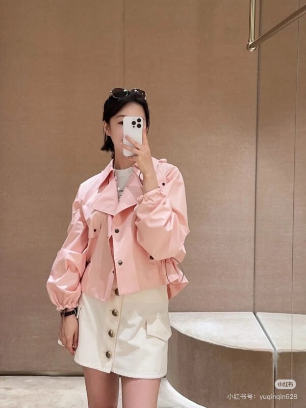 Burberry new short front and long back lapel short trench coat high quality version clothes