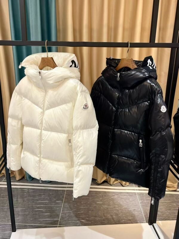 Moncler Huppe series women’s short down jacket High-quality clothing