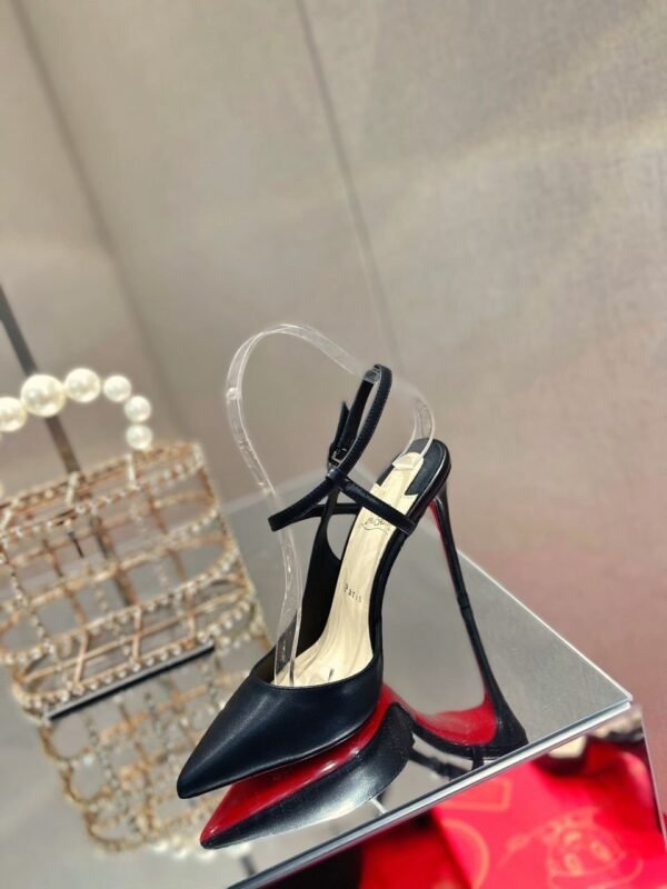 CistianLouboutin Premium high heels, made of calfskin, 10cm heel height