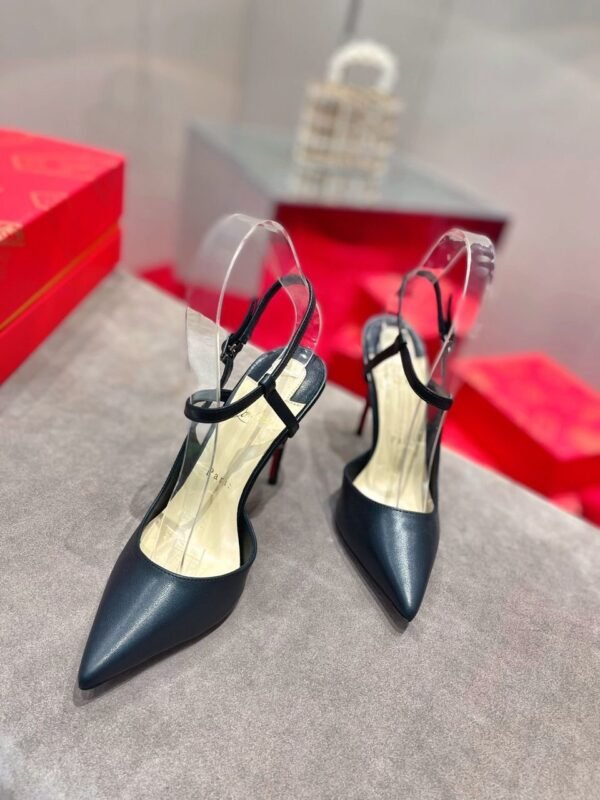 CistianLouboutin Premium high heels, made of calfskin, 10cm heel height