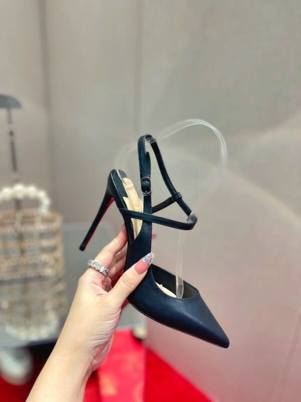 CistianLouboutin Premium high heels, made of calfskin, 10cm heel height