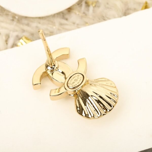Chanel Shell Earrings Premium Edition 1:1