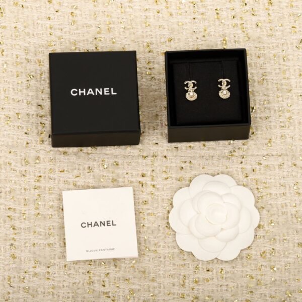 Chanel Shell Earrings Premium Edition 1:1
