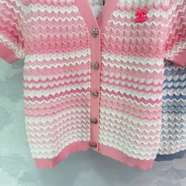 Chanel 2025 Summer New V-neck Short Sleeve Cardigan High Quality