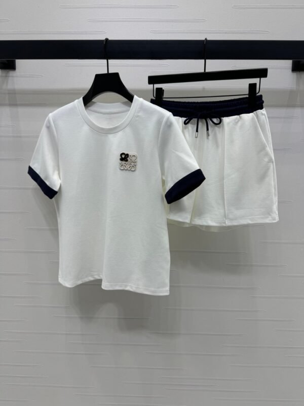 Loewe summer round neck short sleeve elastic waist shorts suit high quality version