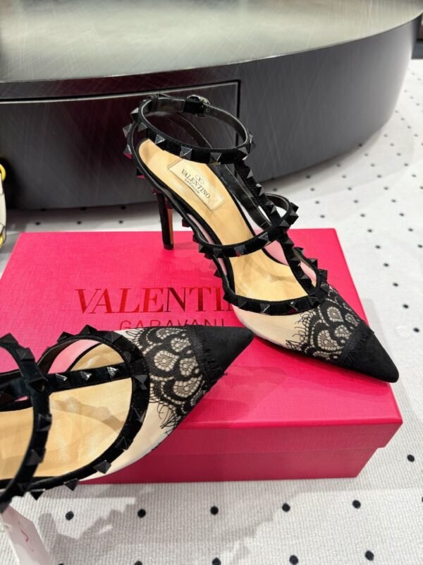 cmp_i1750069608173_388_0_5.jpg Valentino lace high heels 9.5cm high