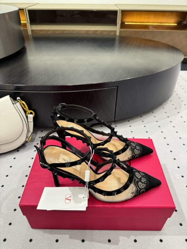 cmp_i1750069621541_266_0_2.jpg Valentino lace high heels 9.5cm high